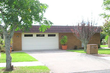 Photo of property in 27 Clyside Avenue, Half Moon Bay, Auckland, 2012