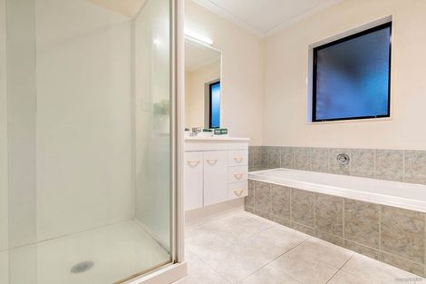 Photo of property in 62b Hogarth Rise, West Harbour, Auckland, 0618