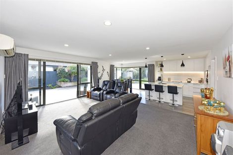 Photo of property in 12 Sweet Waters Place, Woolston, Christchurch, 8023