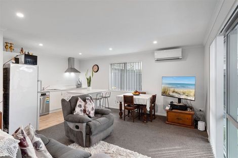 Photo of property in 12 Crest Way, Papamoa, 3118