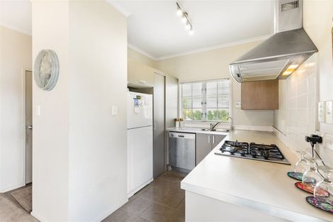 Photo of property in 15 Mulvaney Crescent, Henderson, Auckland, 0612