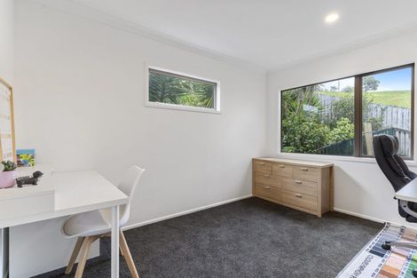 Photo of property in 73 Waldorf Crescent, Orewa, 0931