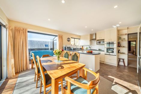 Photo of property in 4 Raynham Way, Silverstream, Upper Hutt, 5019