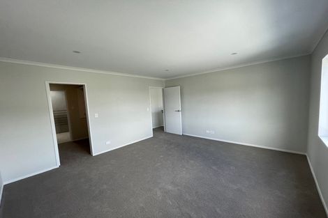 Photo of property in 23 William Calvert Drive, Swanson, Auckland, 0614