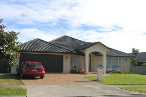 Photo of property in 11 Moycullien Lane, East Tamaki Heights, Auckland, 2016