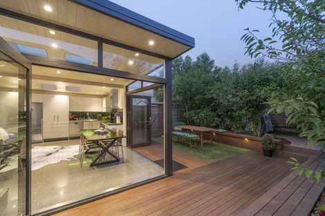 Photo of property in 13 Porritt Avenue, Mount Victoria, Wellington, 6011