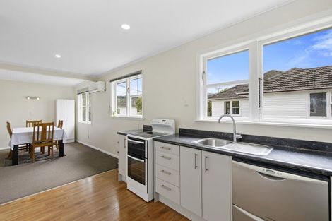 Photo of property in 15 Maher Street, Elderslea, Upper Hutt, 5018
