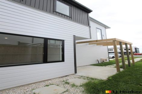 Photo of property in 20a Crestview Rise, Papakura, 2110