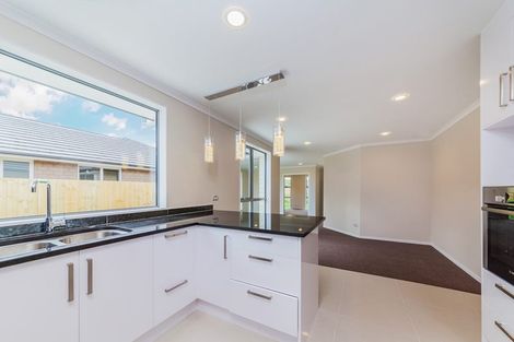 Photo of property in 16 Wellfield Drive, Papakura, 2110