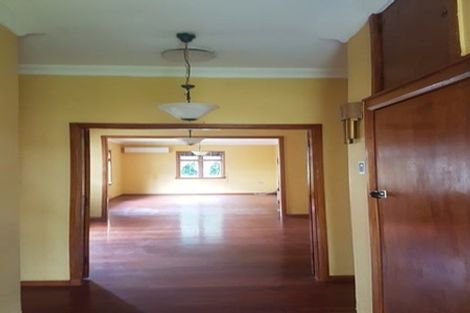 Photo of property in 31 Pahiatua Street, Hokowhitu, Palmerston North, 4410