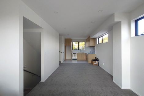 Photo of property in 5/113 Te Atatu Road, Te Atatu South, Auckland, 0610
