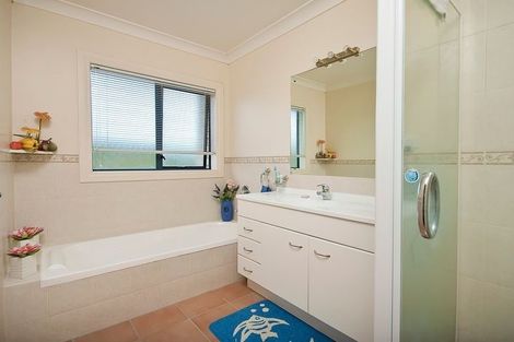 Photo of property in 20 Gransna Lane, East Tamaki, Auckland, 2013