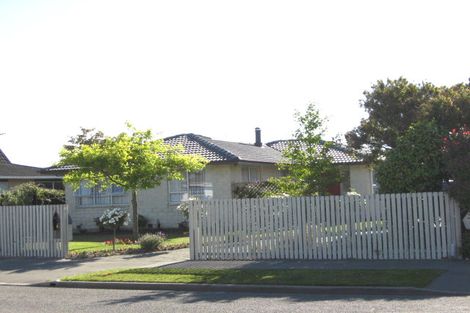 Photo of property in 5 Valecrest Avenue, Parklands, Christchurch, 8083