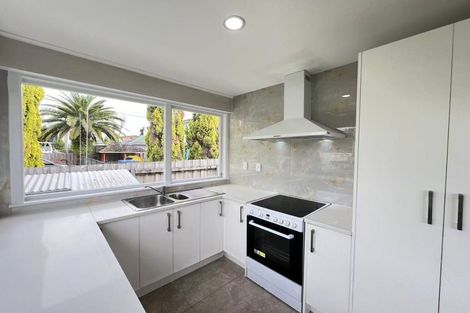 Photo of property in 28a Longburn Road, Henderson, Auckland, 0610