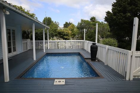 Photo of property in 1 Churchouse Road, Greenhithe, Auckland, 0632