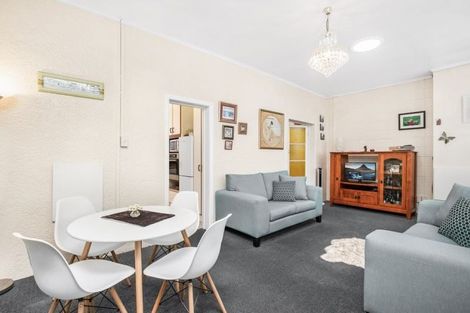 Photo of property in The Stables, 5/9 August Place, Greenlane, Auckland, 1061