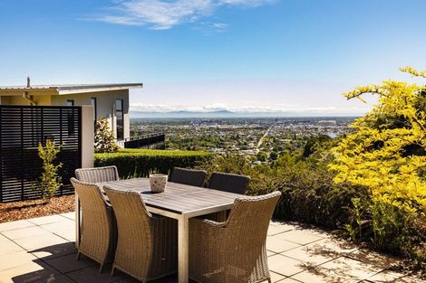 Photo of property in 16 Iles Lane, Cashmere, Christchurch, 8022