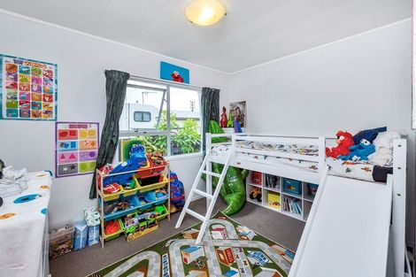 Photo of property in 2 Silverstone Place, Henderson, Auckland, 0612