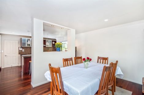 Photo of property in 52 Scarlet Oak Drive, Schnapper Rock, Auckland, 0632