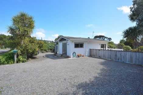 Photo of property in 1 Island View Terrace, Waikanae Beach, Waikanae, 5036