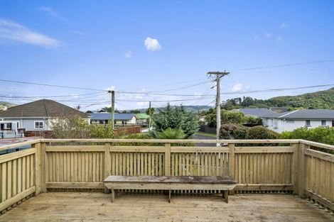 Photo of property in 6 Glen Alice Grove, Naenae, Lower Hutt, 5011