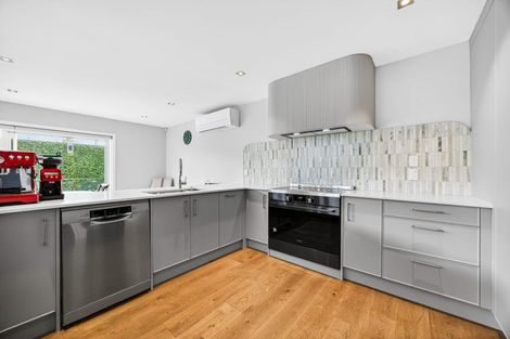 Photo of property in 9a Craig Road, Milford, Auckland, 0620