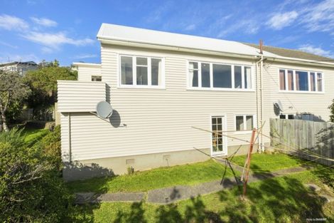 Photo of property in 18 Walden Street, Strathmore Park, Wellington, 6022