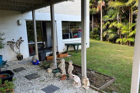 Photo of property in 2/18 Simon Ellice Drive, Bayview, Auckland, 0629