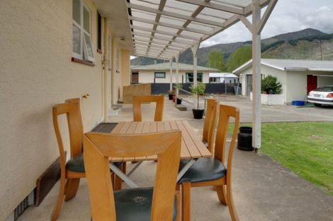 Photo of property in 20 Hampden Street, Murchison, 7007