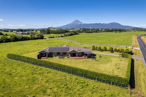 Photo of property in 917 Carrington Road, Hurworth, New Plymouth, 4371