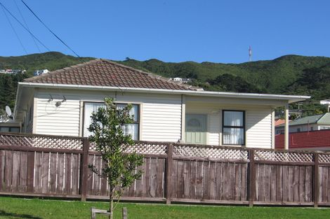 Photo of property in 11 Sim Street, Johnsonville, Wellington, 6037