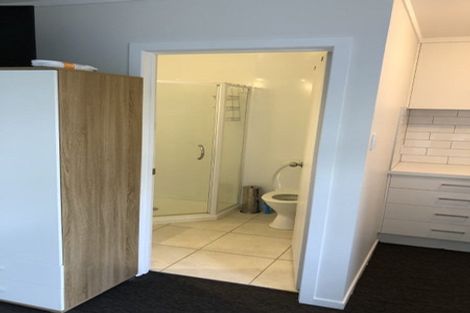 Photo of property in 72 Christian Road, Swanson, Auckland, 0614