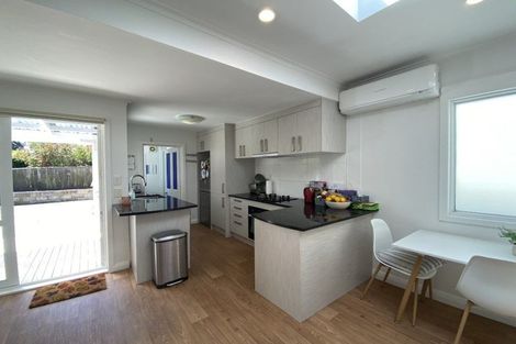 Photo of property in 18 Kauri Street, Eastbourne, Lower Hutt, 5013