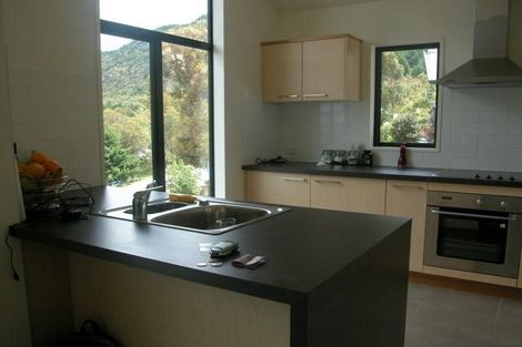 Photo of property in Arno Apartment, 5/8 Mckerrow Place, Sunshine Bay, Queenstown, 9300
