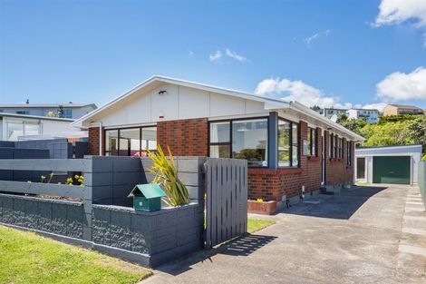 Photo of property in 16 Eskdale Road, Papakowhai, Porirua, 5024