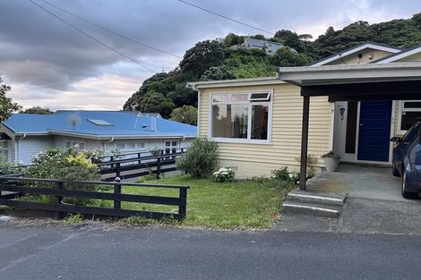 Photo of property in 7 Totara Street, Eastbourne, Lower Hutt, 5013