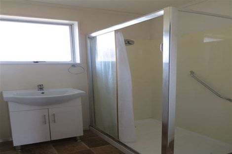 Photo of property in 32 Heather Street, Levin, 5510