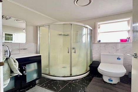 Photo of property in 42 Great South Road, Papatoetoe, Auckland, 2025