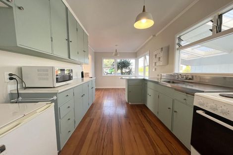 Photo of property in 15 Pleasant Road, Glen Eden, Auckland, 0602