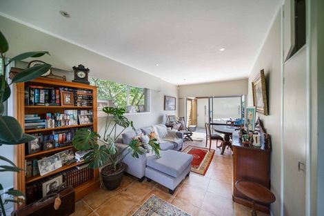 Photo of property in 2 Gatland Road, Opaheke, Papakura, 2113