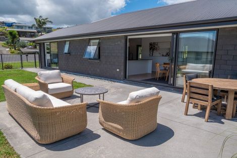 Photo of property in 9 Loke Crescent, Coopers Beach, 0420