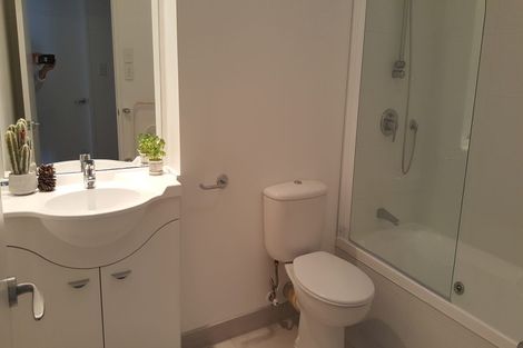 Photo of property in 42 Gunner Drive, Te Atatu Peninsula, Auckland, 0610