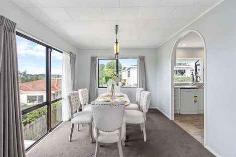 Photo of property in 1/48 Barbados Drive, Unsworth Heights, Auckland, 0632