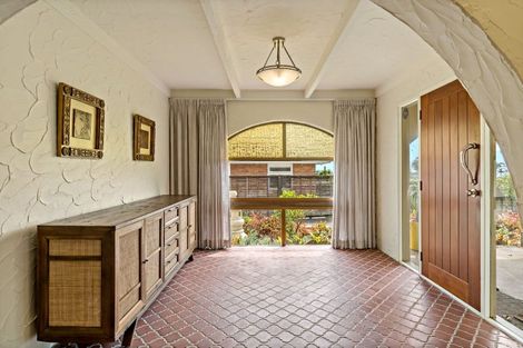 Photo of property in 18 Folkestone Street, Murrays Bay, Auckland, 0630