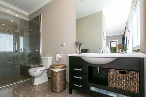 Photo of property in Heynes Place, 31 Heynes Place, Clive, 4102