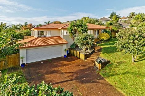 Photo of property in 8 Mandeville Place, Unsworth Heights, Auckland, 0632