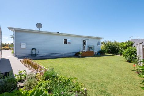 Photo of property in 53 Athenree Road, Athenree, Katikati, 3177