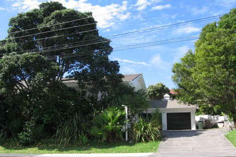 Photo of property in 915 Beach Road, Waiake, Auckland, 0630