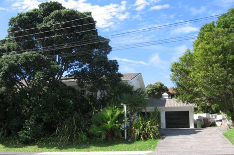 Photo of property in 915 Beach Road, Waiake, Auckland, 0630