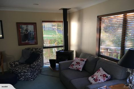 Photo of property in 3/1 Bradbury Road, Botany Downs, Auckland, 2010